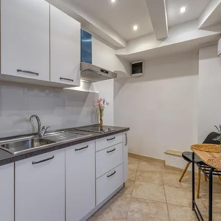 Colosseum Apartment *