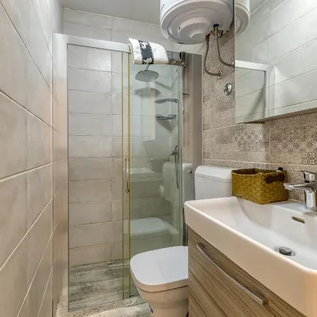 Colosseum Apartment