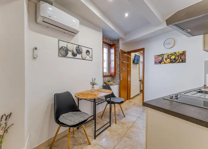 Colosseum Apartment *